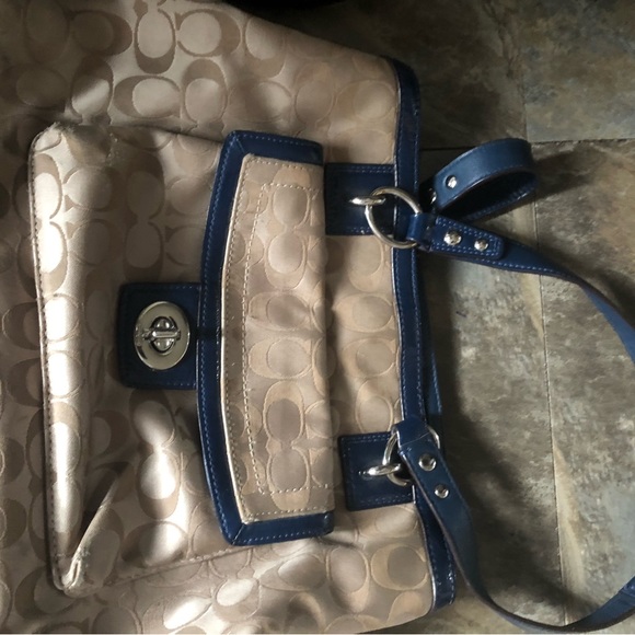 coach - Picture 2 of 3